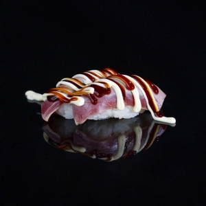 249.NIGIRI DE ATUN FLAMEADO 2u