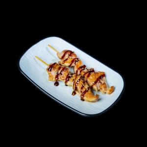 77.BROCHETA DE POLLO A LA PLANCHA 4u