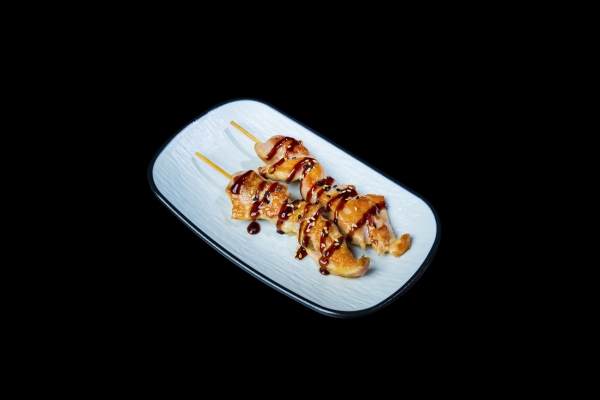 77.BROCHETA DE POLLO A LA PLANCHA 4u